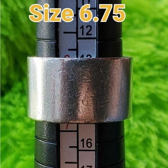 Beautiful Swarovski silver ring size 6.75 - Picture 5 of 5